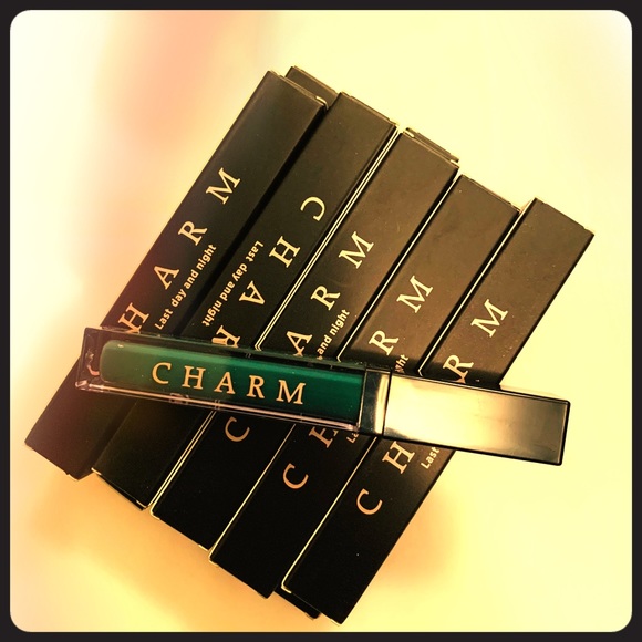 💄CHARM MATTE LIQUID LIPSTICK 💋 - Picture 4 of 6